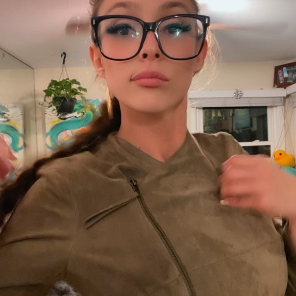 Women's Jacket - Picture 11 of 17